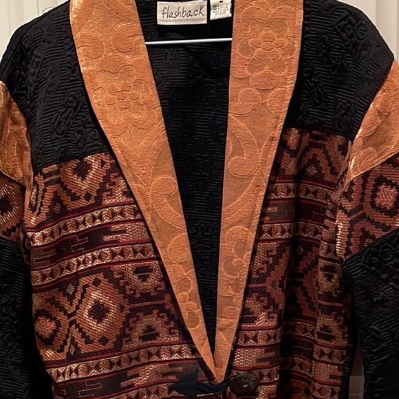 FLASHBACK  M  SHORT BOLERO JACKET WITH LAPELS AND LARGE WOODEN BUTTON - Picture 13 of 17